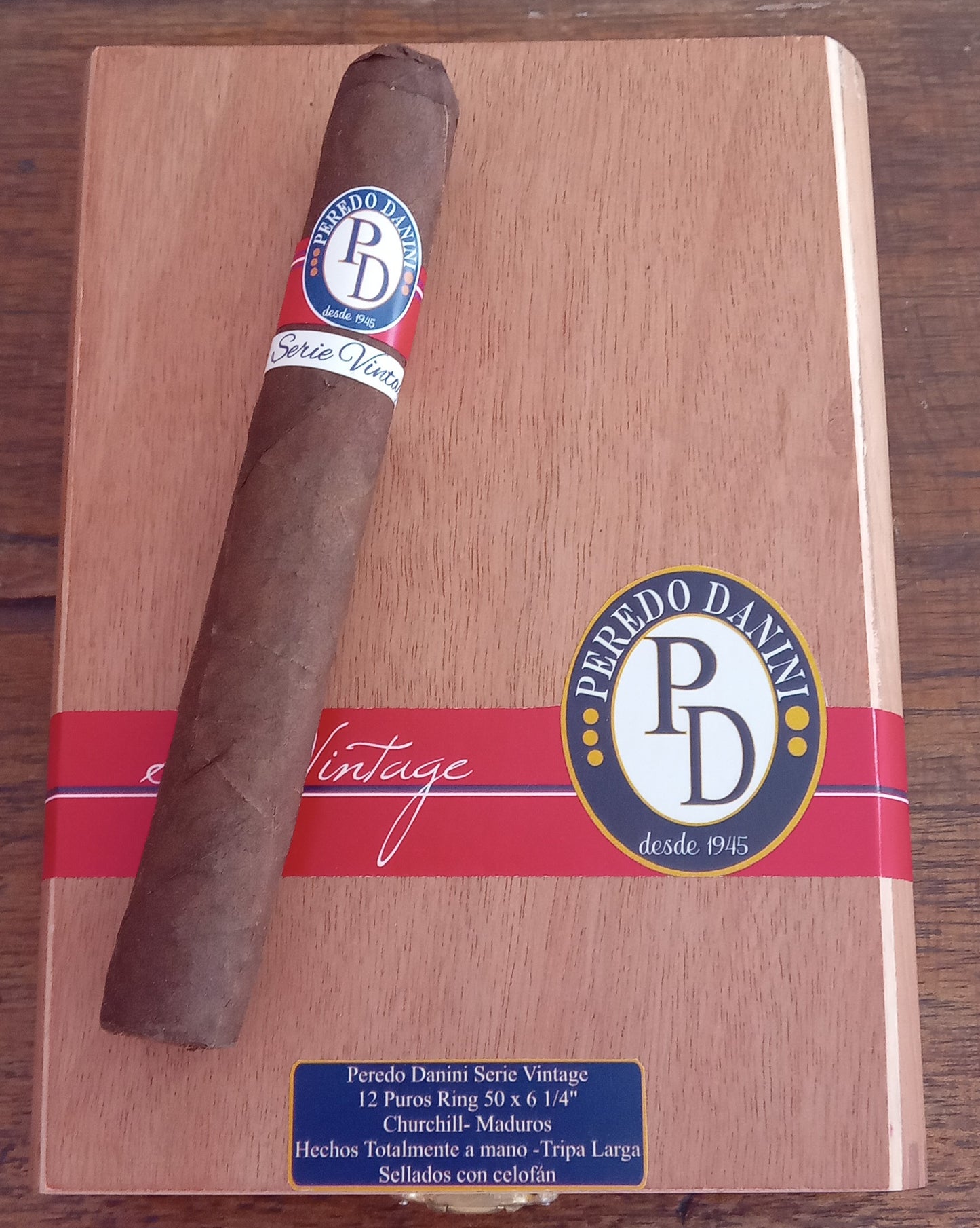 Churchill Maduro Caja con 12 puros Linea Serie Vintage