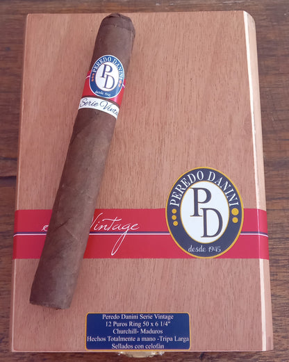 Churchill Maduro Caja con 12 puros Linea Serie Vintage