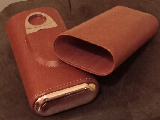 Kit viajero con cortador y portapuros para 3 puros ring 50