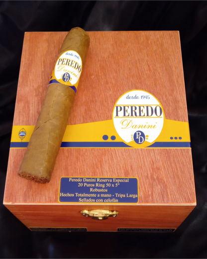 Robusto Caja con 20 puros Linea Reserva Especial Capa Clara