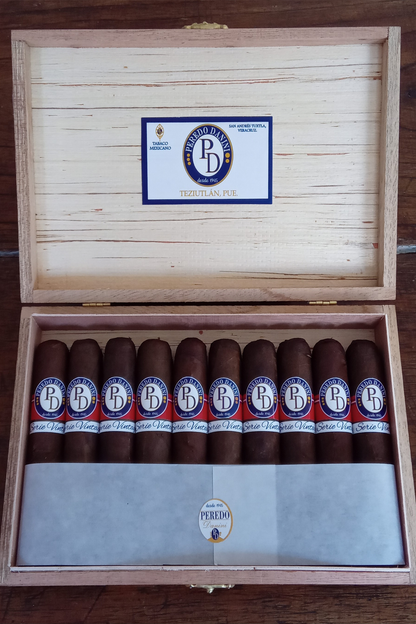 Robusto Maduro Caja con 10 puros Linea Serie Vintage