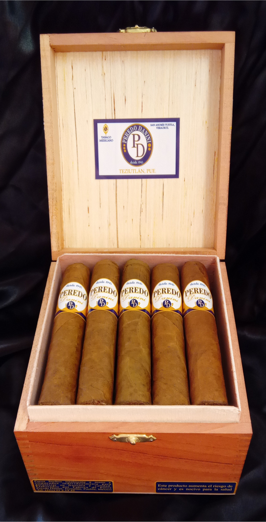 Robusto Caja con 20 puros Linea Reserva Especial Capa Clara